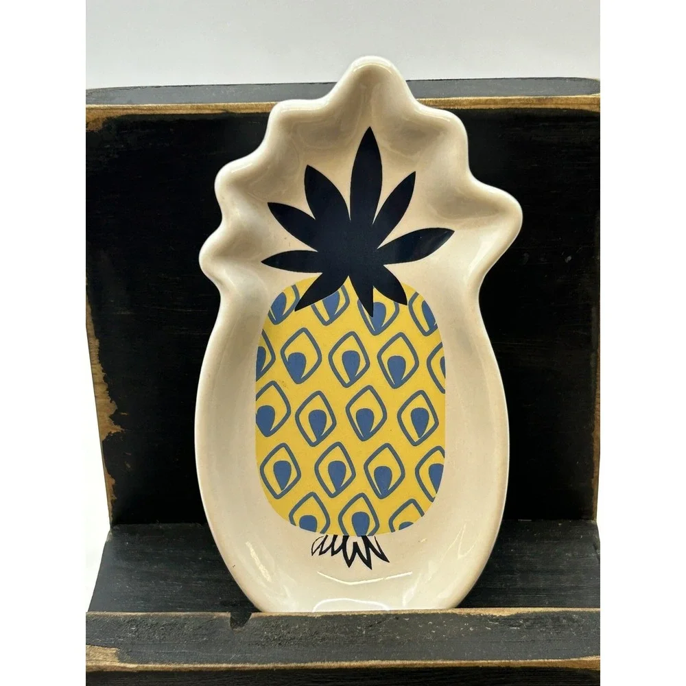 Thirty-One Pineapple Trinket Dish Jewelry Keepsake Tray Vanity Fruit Yellow